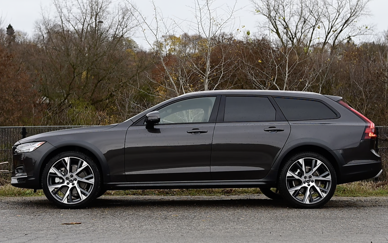 Wagon Review: 2024 Volvo V90 Cross Country