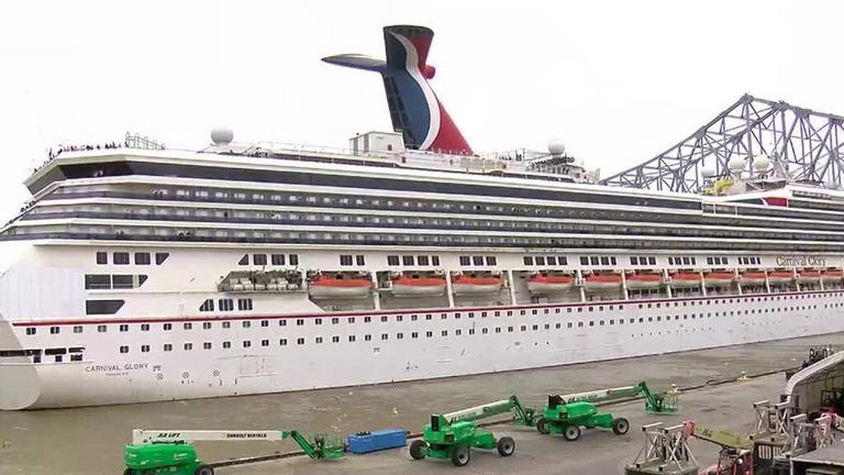 Cruise passengers heading to New Orleans prepare for 20ft swells in Gulf of Mexico