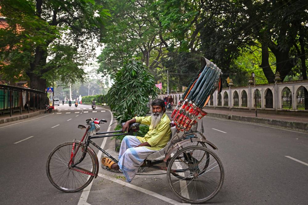 Dhaka's Rickshaw Art Fades Despite Unesco Recognition, Drivers Mourn ...