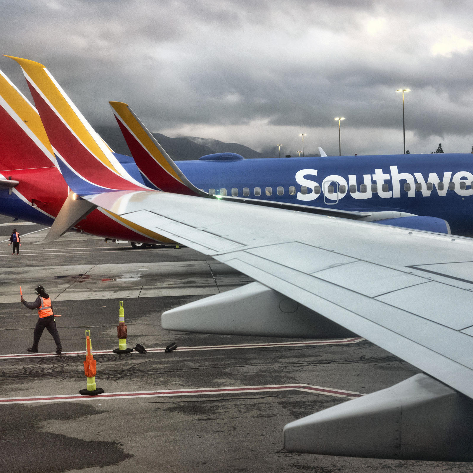 Southwest Cancels Hundreds Of Flights Disrupting Some Holiday Travelers   AA1m15vi.img