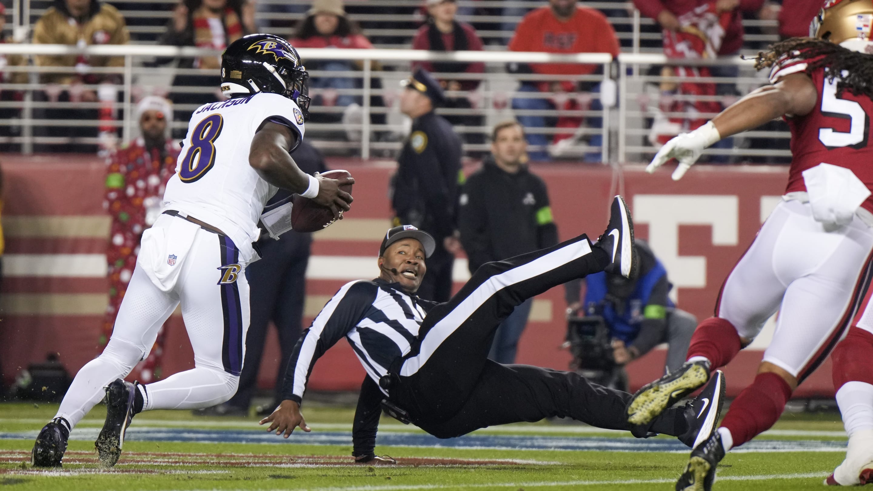 Lamar Jackson Tripped Over A Laughing Referee For A Safety On Christmas