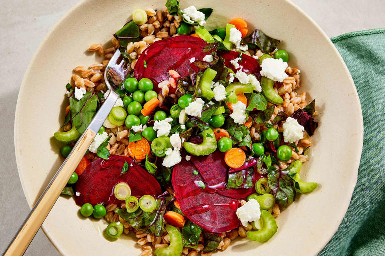 The Best Vegetable to Help You Poop, According to Dietitians