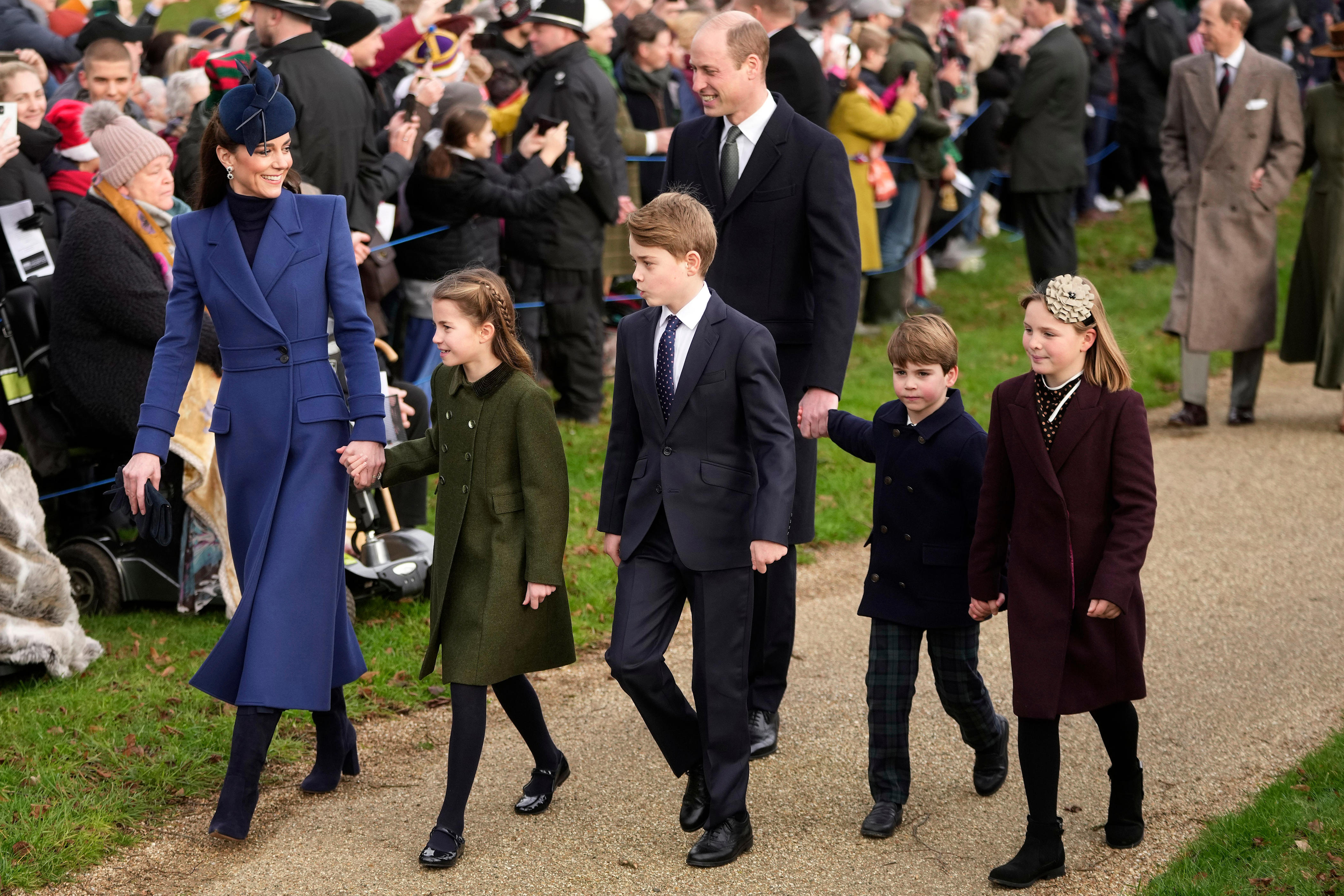 Принцесса Кейт фото. Фото английских принцесс детей. Миддлтон перенесла операцию
