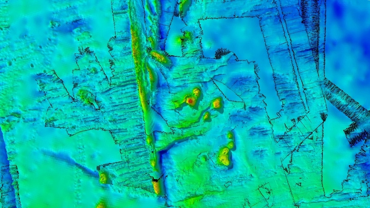ancient underwater mountain range discovered in southern ocean