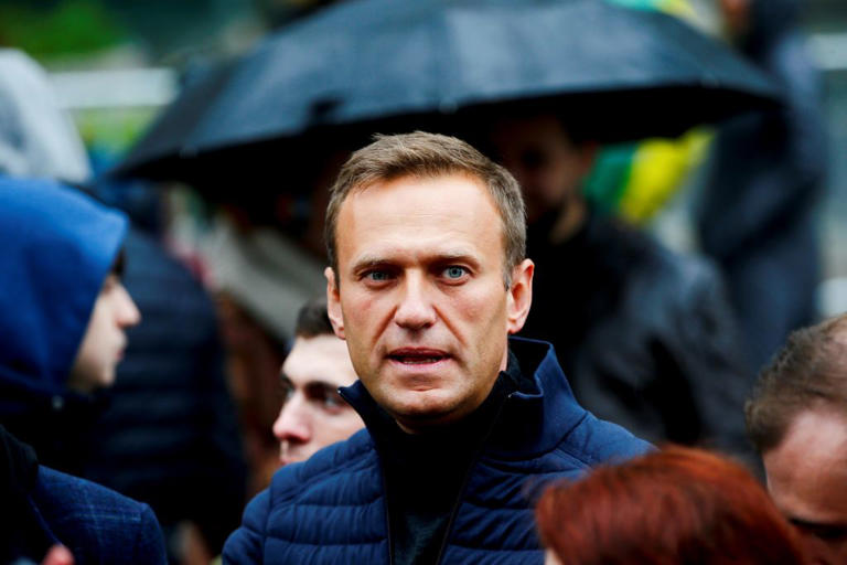 Alexei Navalny s'inquiète d'une Marine Le Pen sous influence de Poutine e AA1m3B1X
