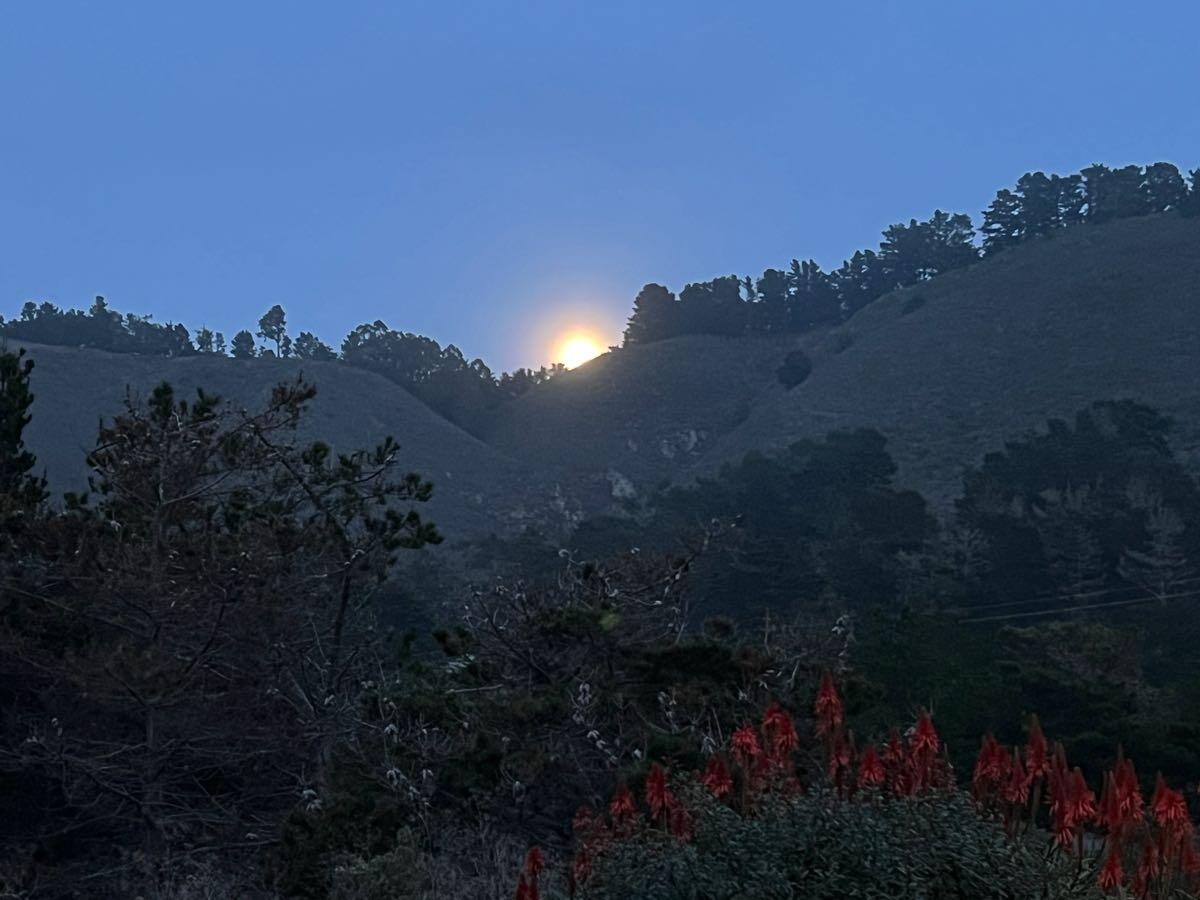 full-moon-rising-near-big-sur-tonight-carmel-highlands