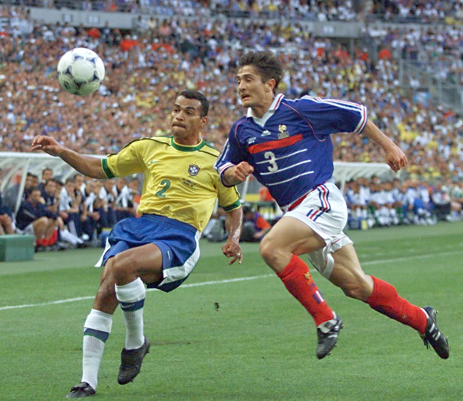 World cup soccer. Лизаразю Франция 2000. Франция Бразилия 1998. Франция Бразилия 1998 финал.