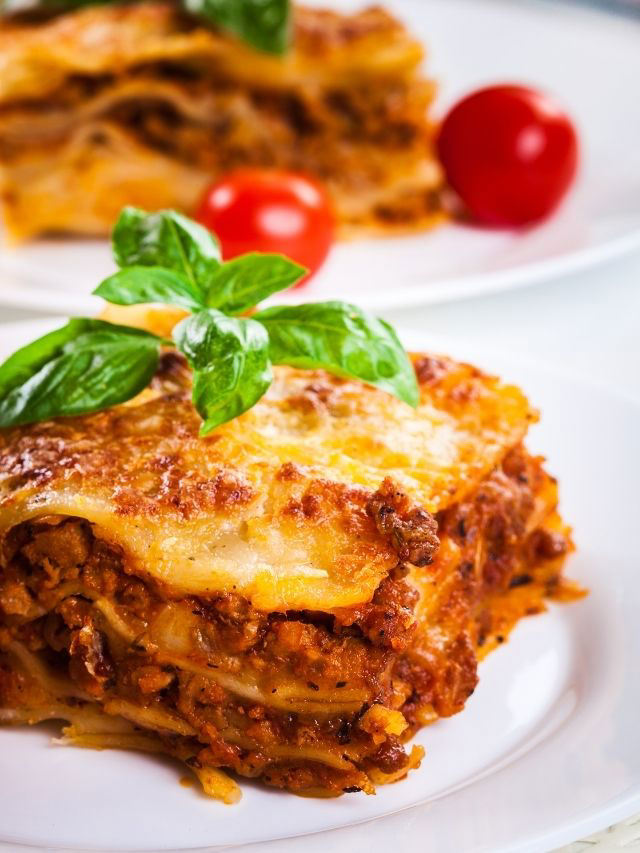 What to Serve With Lasagna: 95+ Best Side Dishes