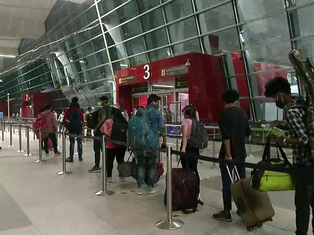 Delhi Airport Issues Travel Advisory For Air Passengers As Dense Fog ...