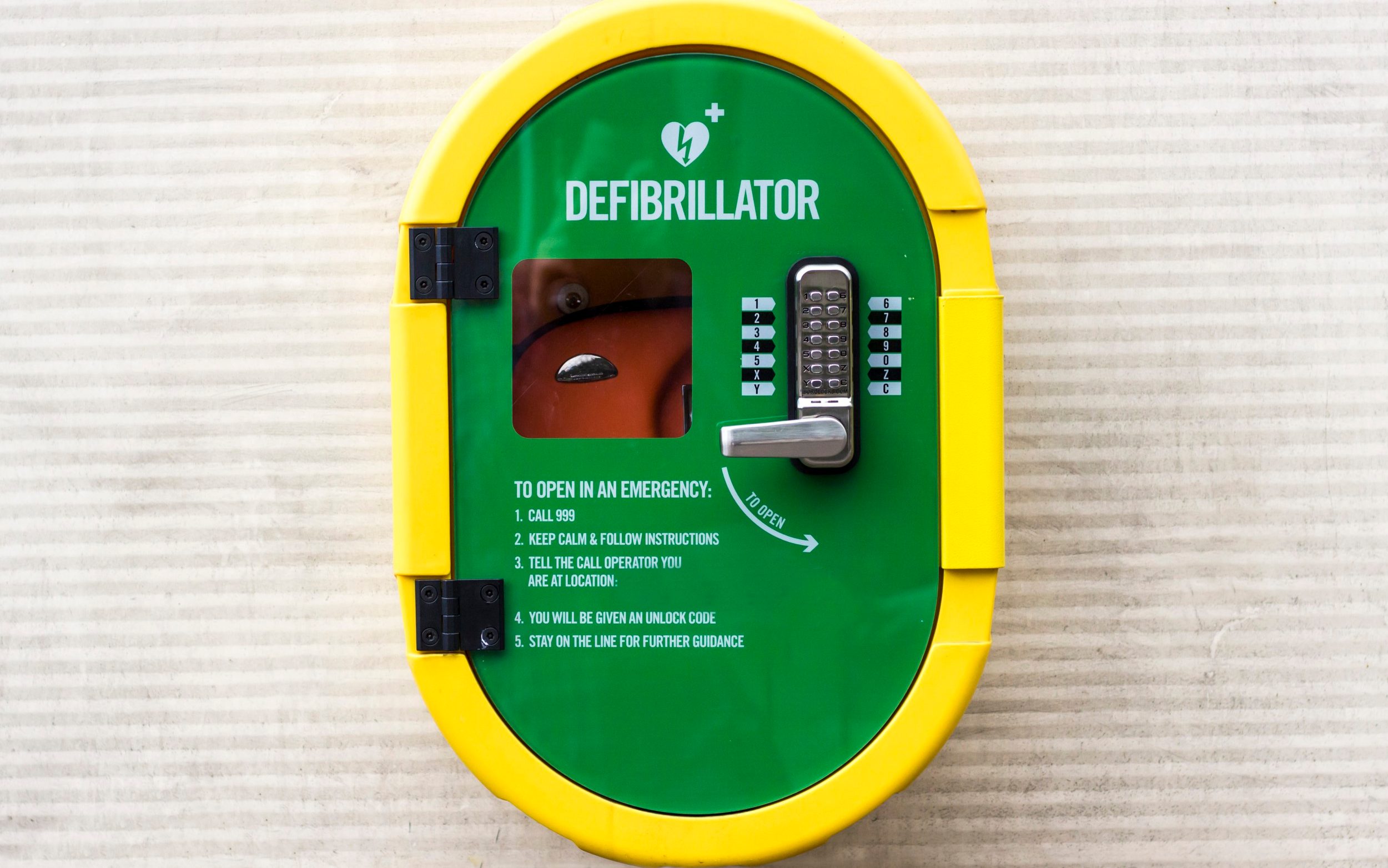 snp-urged-to-follow-english-example-and-fit-defibrillators-in-all-schools