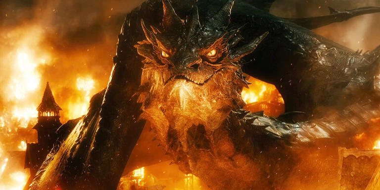 Smaug threatens to burns the town down in The Hobbit: Battle of Five Armies.