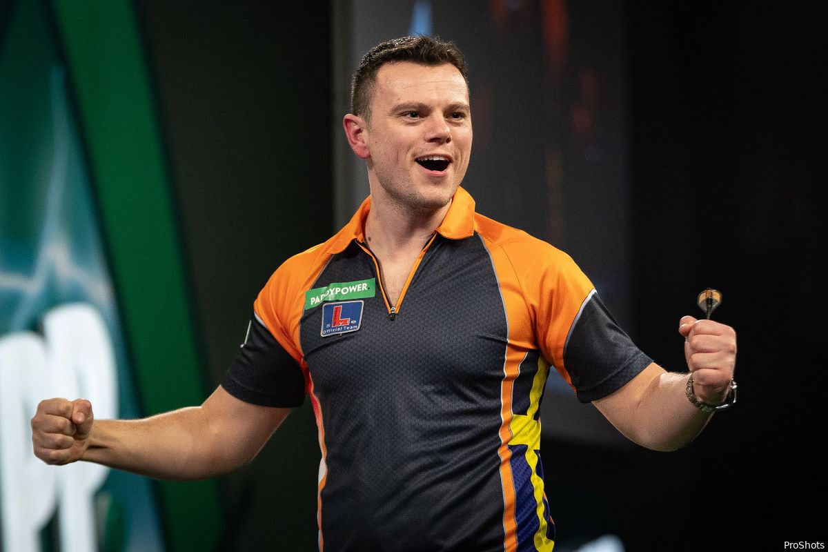 Nederlandse automonteur De Graaf maakt als Zweed indruk op het WK Darts