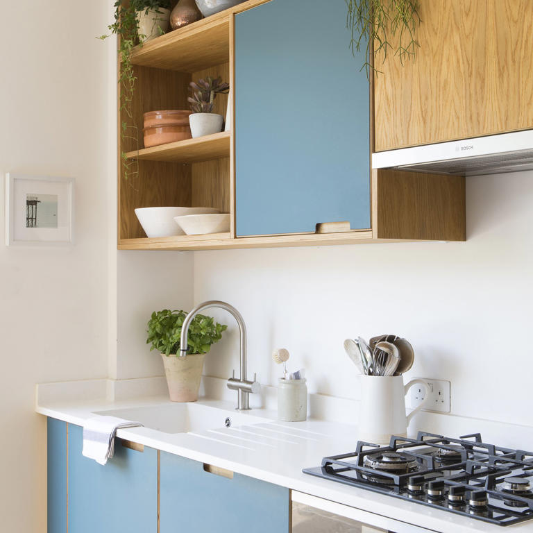 Kitchen designers warn against falling for these small kitchen layout ...