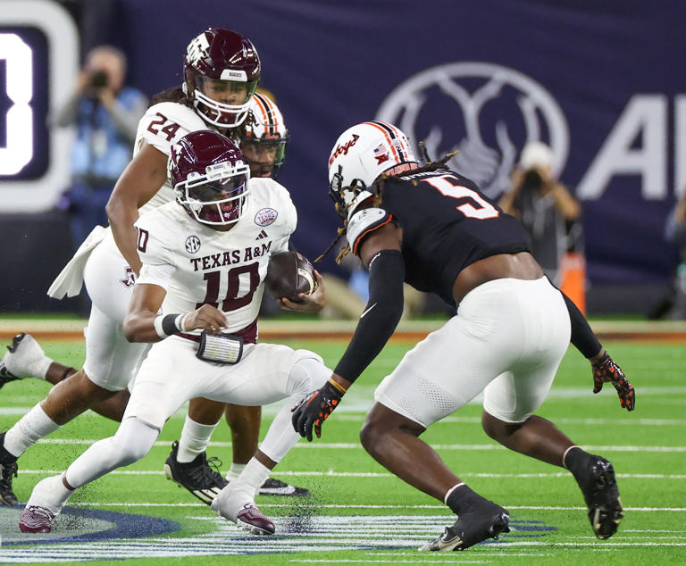 Nic Scourton transfer: What to know of Texas A&M football's DL portal ...