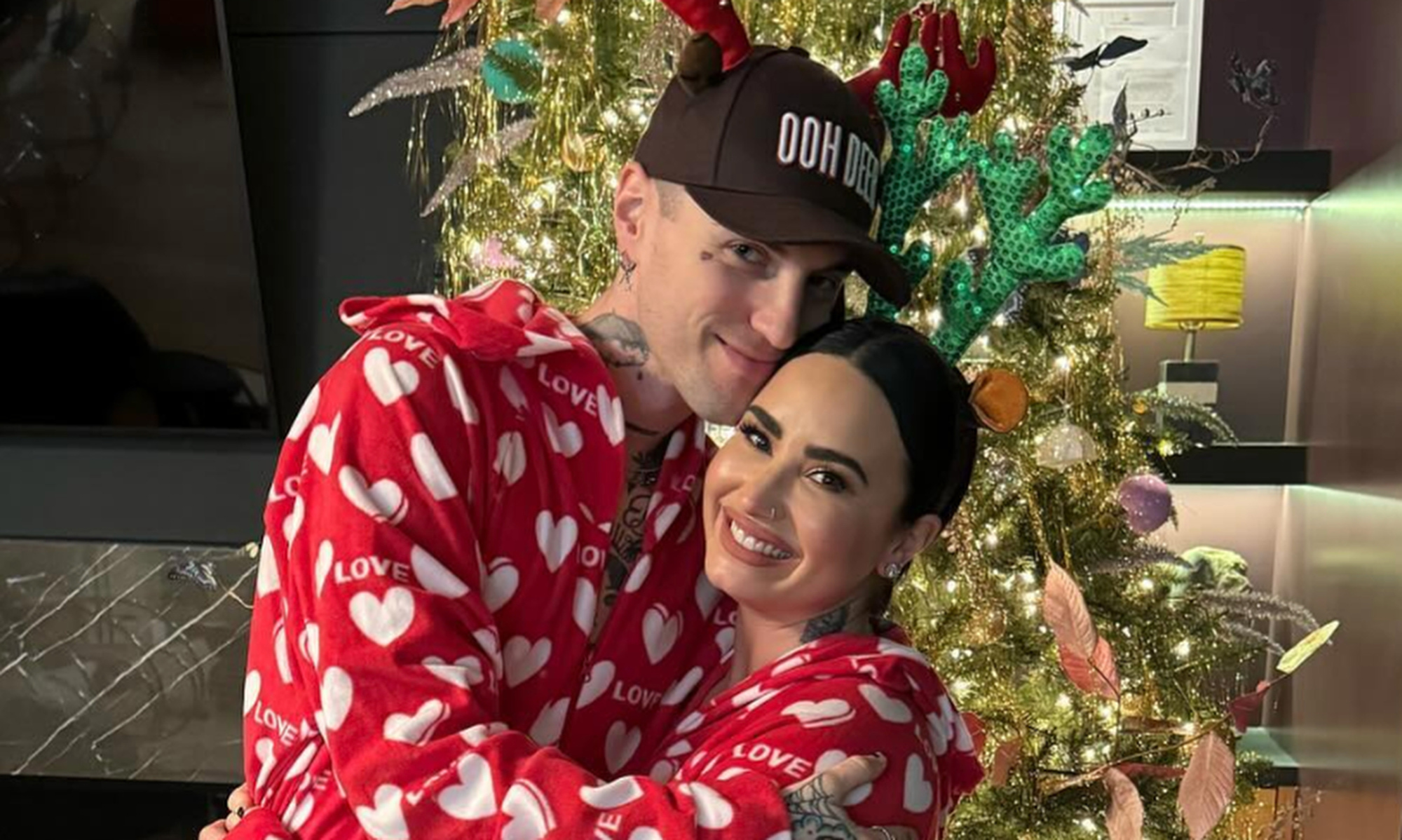 Demi Lovato and Fiancé Jordan ‘Jutes’ Lutes Rock Matching Pajamas for ...