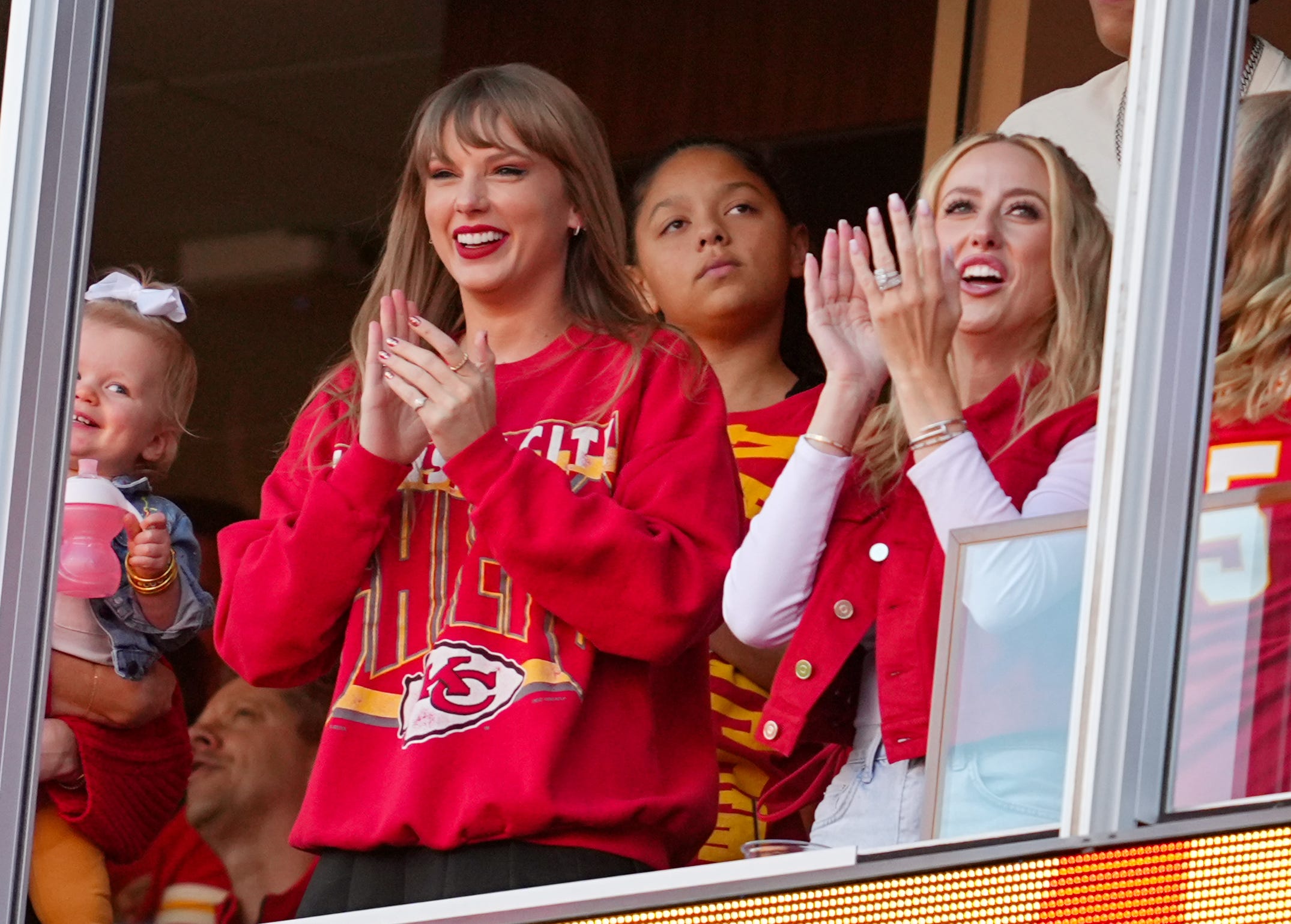 live: taylor swift at the super with ice spice, blake lively, jason kelce