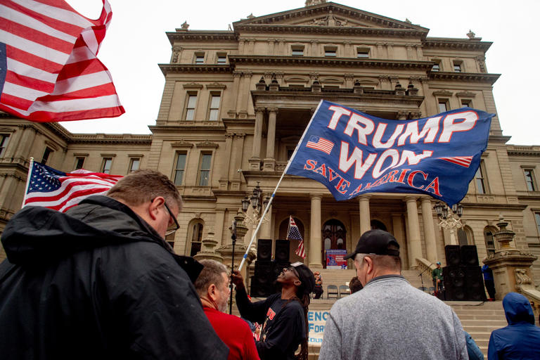 President Biden Accepts Uaw Endorsement Shawn Fain Blasts Donald Trump As Scab 