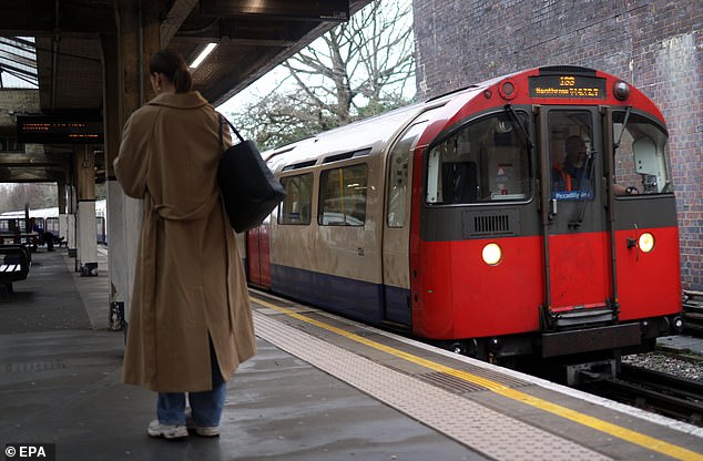 Strikes By London Underground Workers Set To Cripple Tube Services Are OFF   AA1mAKEW.img