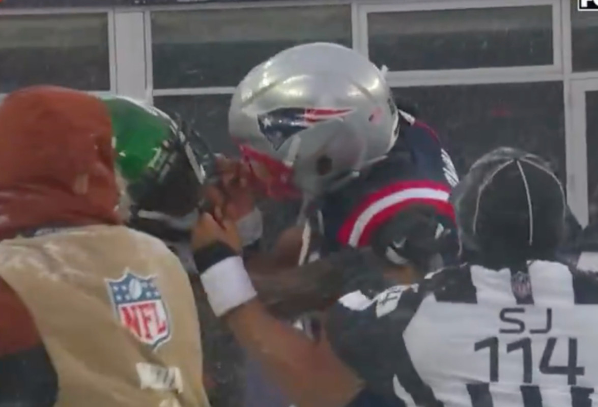 Patriots TE Sparks Ripped Jets Defender's Helmet Off, Prompting NFL ...