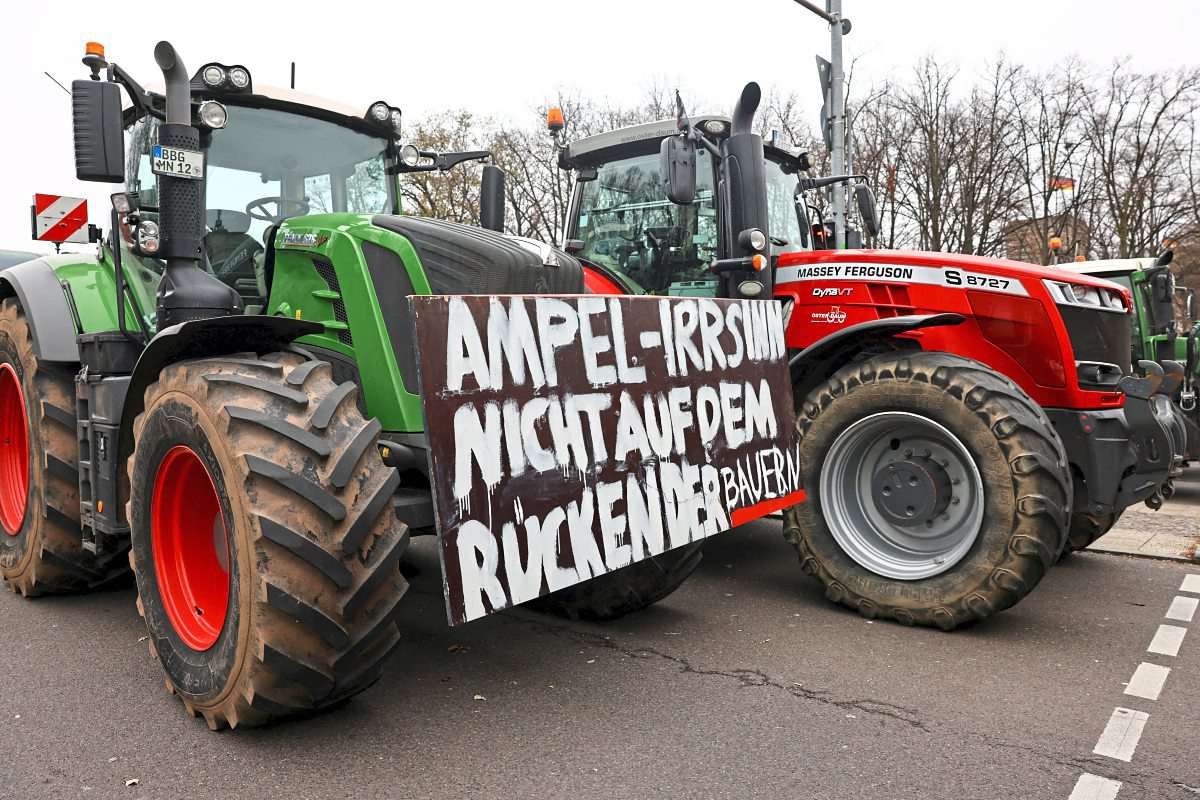 Deutsche Bauernproteste Gehen Am Montag Weiter: Behörden Fürchten ...