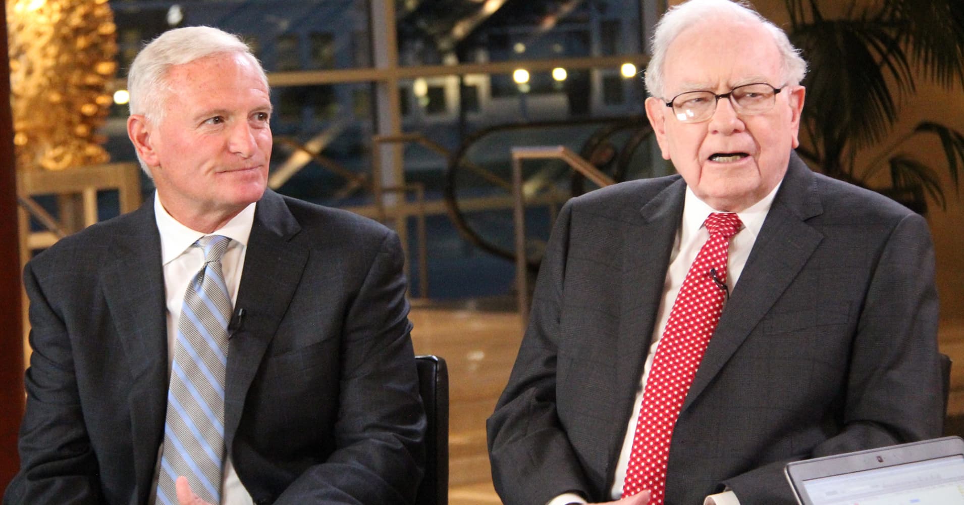 Jimmy Haslam, CEO of Pilot Flying J. and Warren Buffett, Chairman and CEO of Berkshire Hathaway.