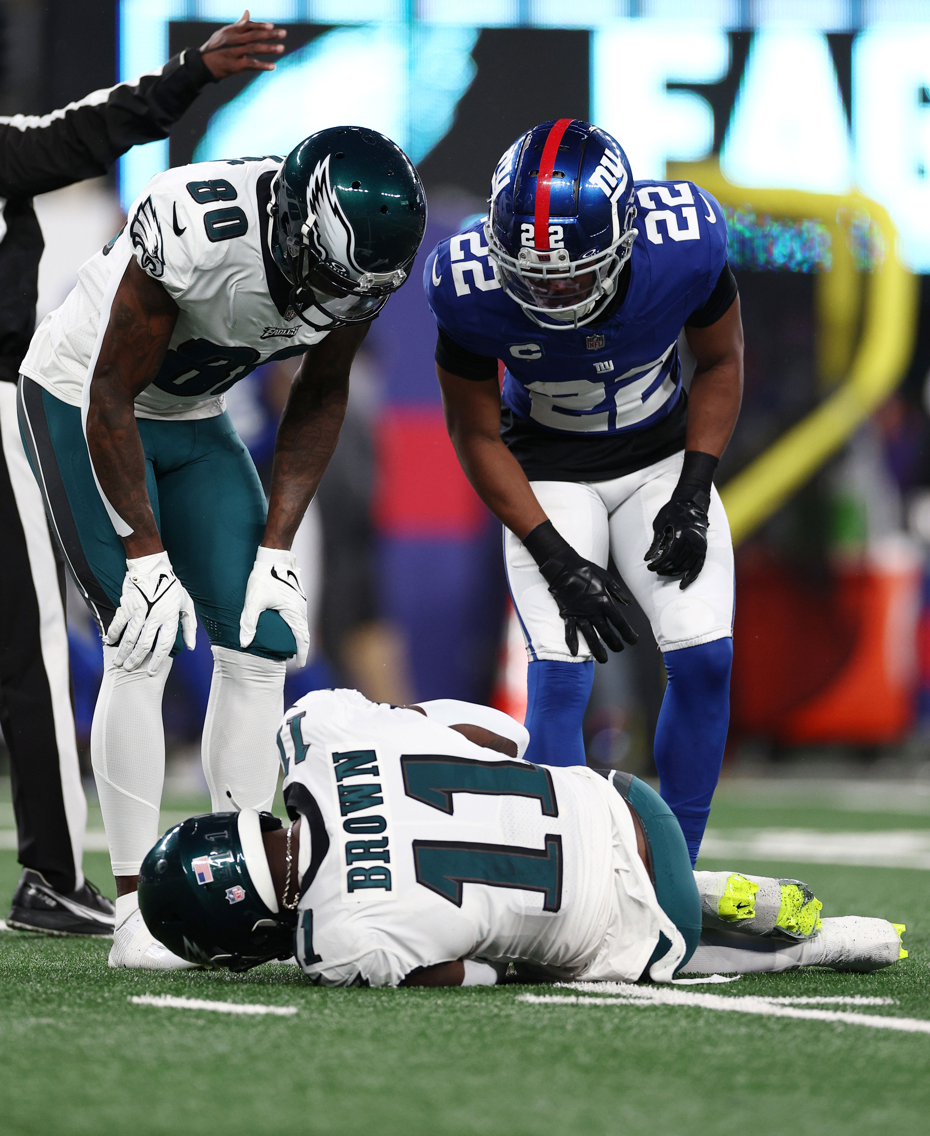 A.J. Brown Exits With Knee Injury In Potential Eagles Disaster