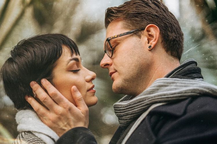 7 keterikatan emosional saat pacaran yang bisa bikin hubungan toxic