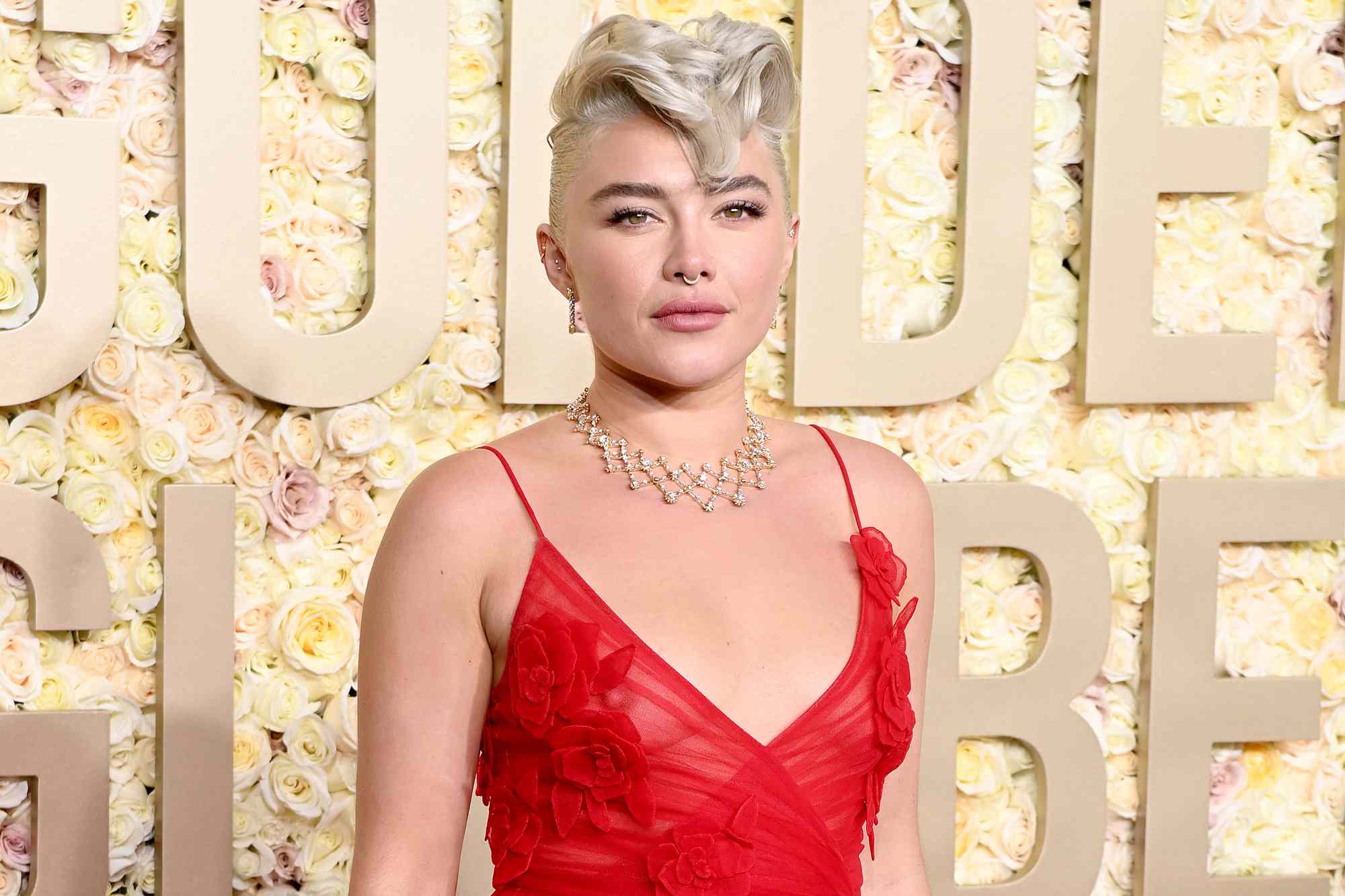 Florence Pugh Brings The Heat To The 2024 Golden Globes Red Carpet With   AA1mB7zc.img