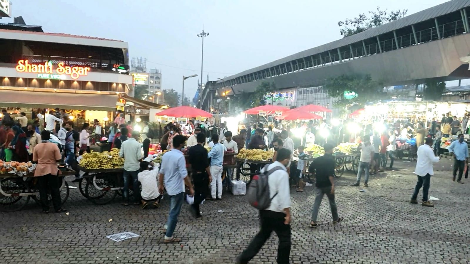 Time No Bar: BMC Orders Strict Action Against Illegal Hawkers At Night ...