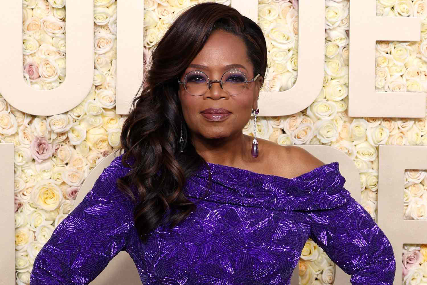 Oprah Winfrey Is a Bombshell in BodyCon Gown at 2024 Golden Globes