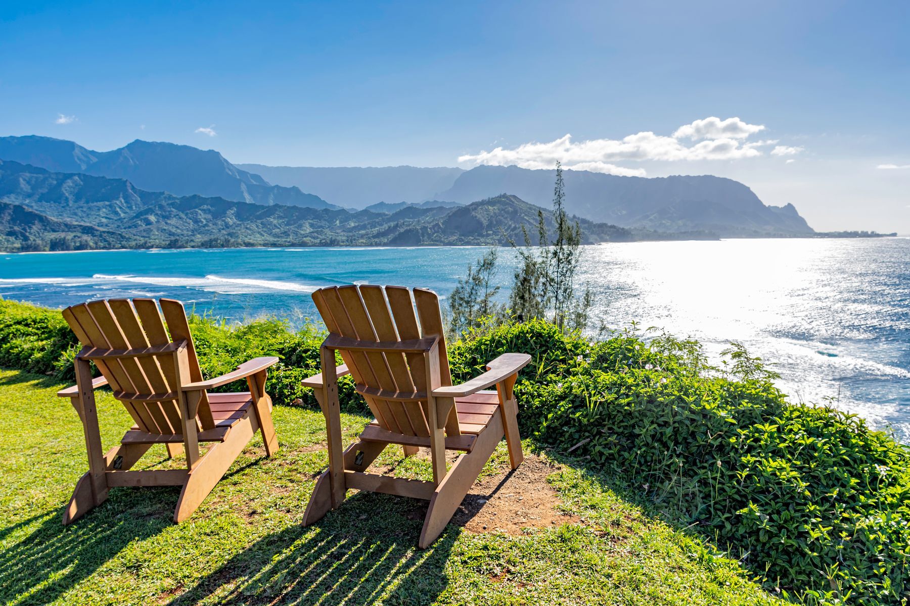 De tous les signes du zodiaque, les Cancers sont les plus susceptibles de profiter d’un séjour de vacances à la maison; les crabes aiment rester dans leur coquille. Cependant, le deuxième meilleur endroit après la maison pour se sentir chez soi, c’est à <a href="https://www.viator.com/blog/Star-Sign-Travel-Top-Cancer-Vacation-Destinations/l98963" rel="noreferrer noopener">Kauai, à Hawaï</a>. Sur l’île, ce signe d’eau pourra profiter de l’atmosphère côtière et de toutes les beautés et les activités qu’on y pratique comme <a href="https://www.gohawaii.com/fr/islands/kauai/things-to-do" rel="noreferrer noopener">le kayak et la plongée avec masque et tuba</a>, notamment.