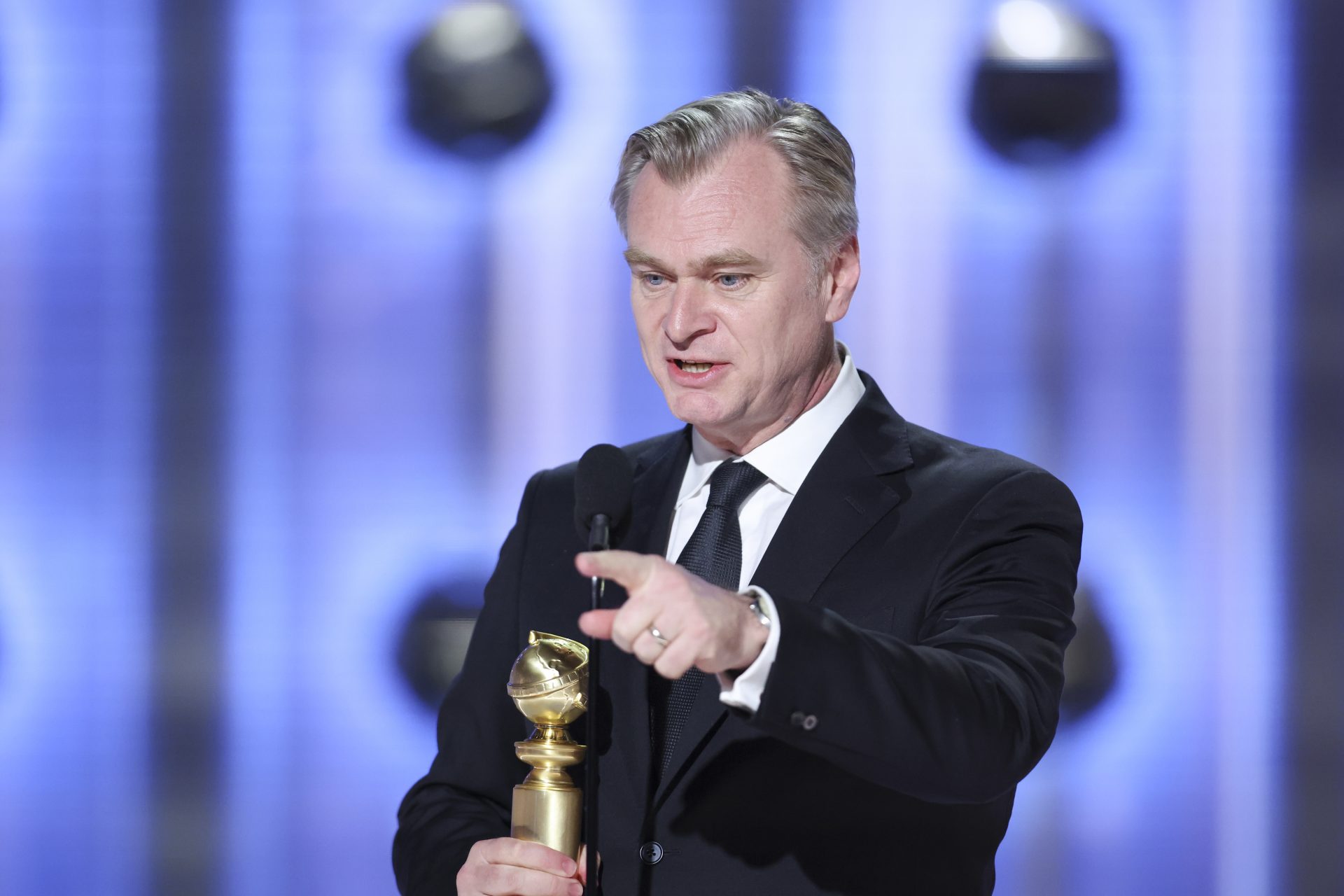 Golden Globes 2024: Kissing, Teasing And Other Gala Happenings