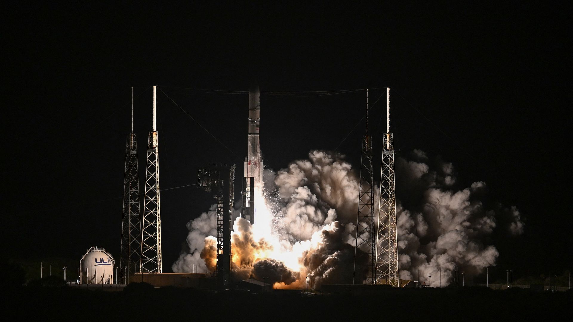 ULA's Vulcan Rocket Launches Private US Moon Lander, 1st Since Apollo ...