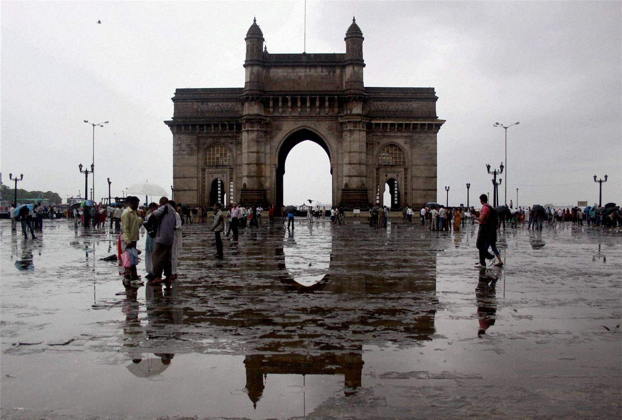 Heavy Rains In Parts Of Mumbai; IMD Issues 'yellow' Alert For City