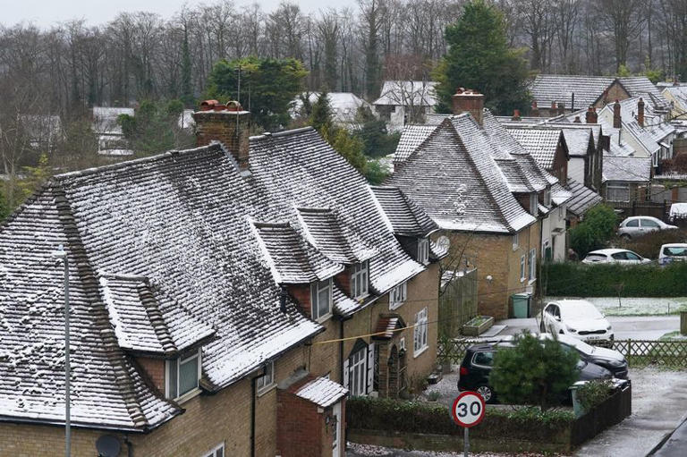 Snow has started falling across England as Met Office issues warning ...