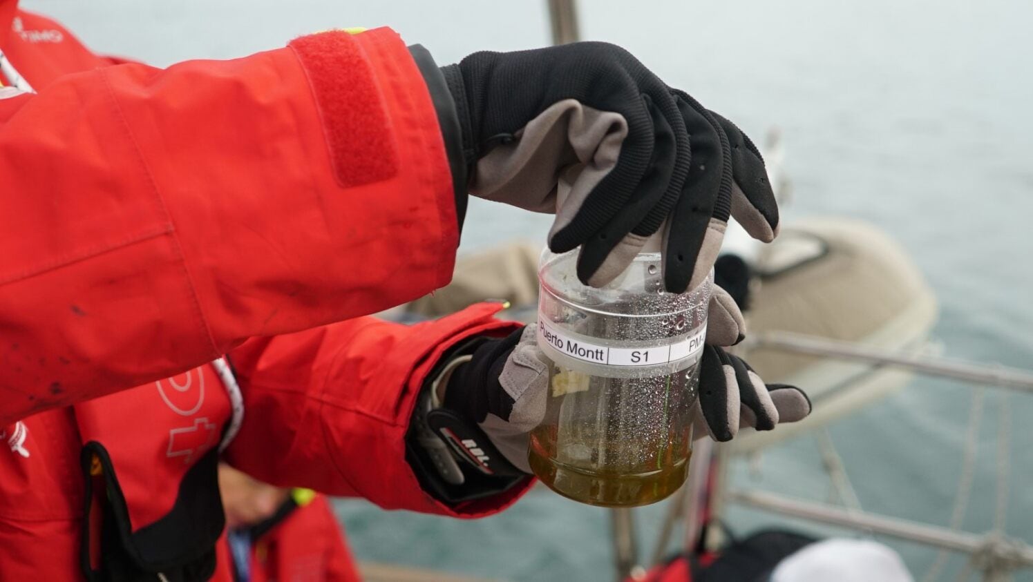 expedición científica a bordo del centinela de la uss explorará la contaminación por microplásticos en las costas de chile