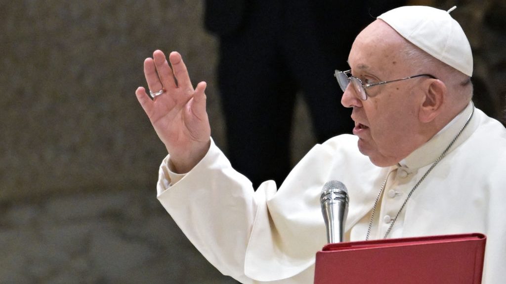 el mundo se desliza hacia un conflicto global, advierte el papa francisco