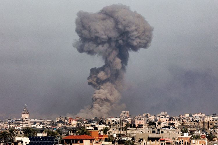 alasan israel alihkan serangan dari gaza ke rafah, kota pertahanan terakhir warga palestina