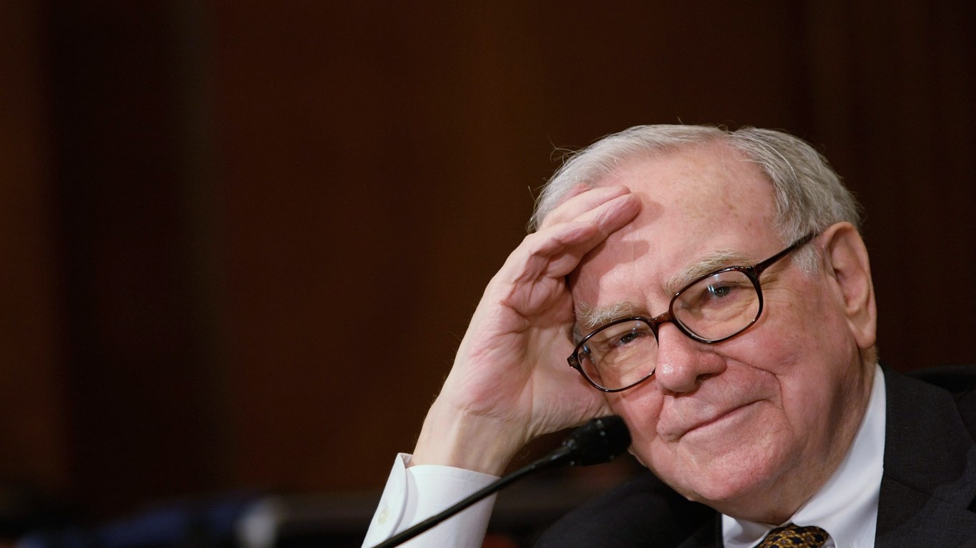 Warren Buffett Owns Hundreds Of Millions Of Shares Of 2 High-Yielding ...