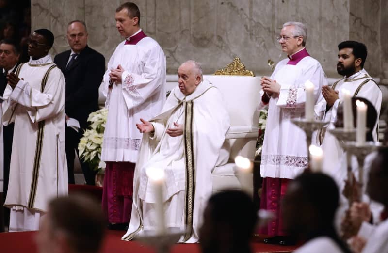 Pope Francis Calls For Worldwide Ban On Surrogacy