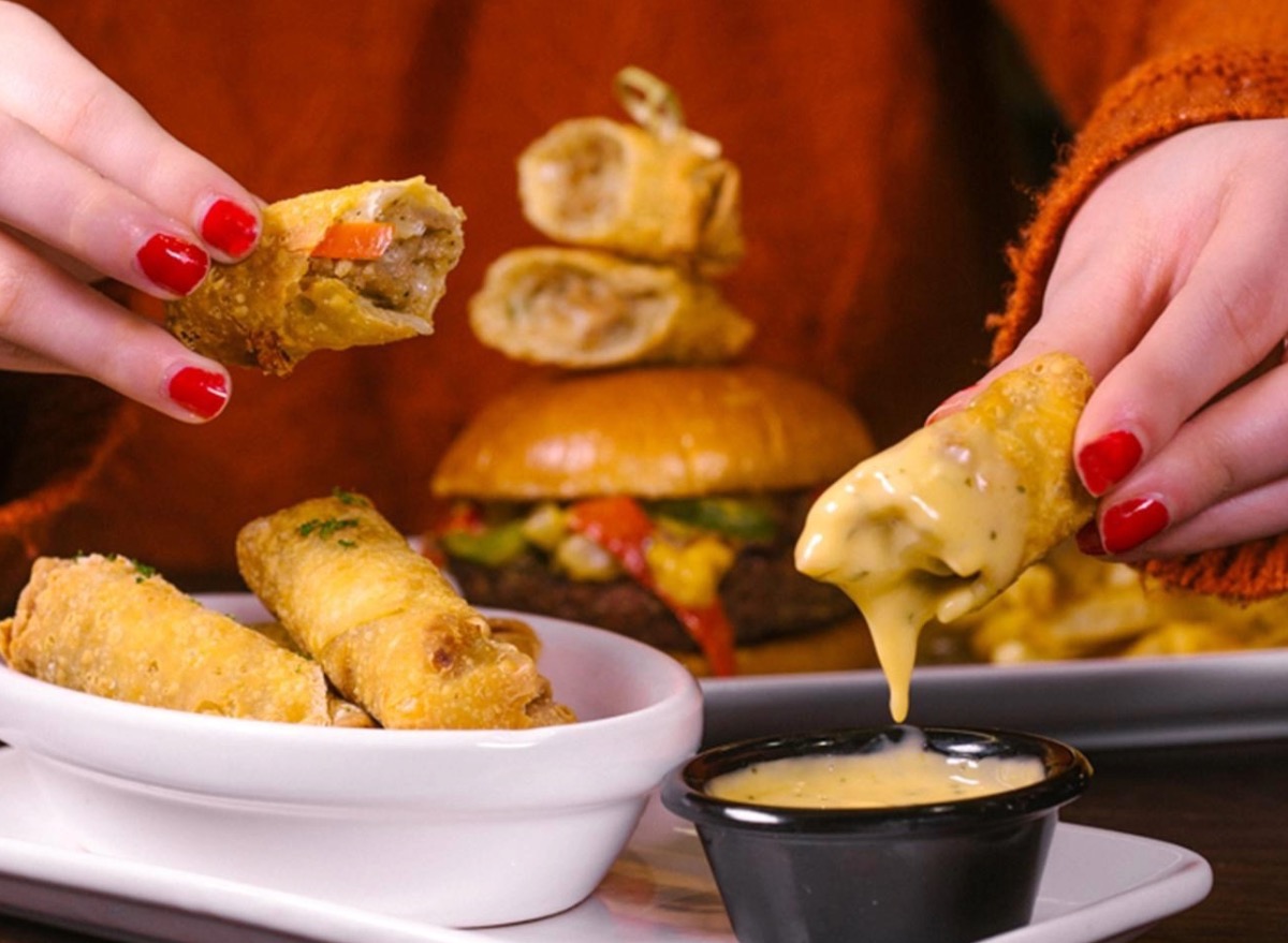 10 Restaurant Chains That Serve The Best Egg Rolls