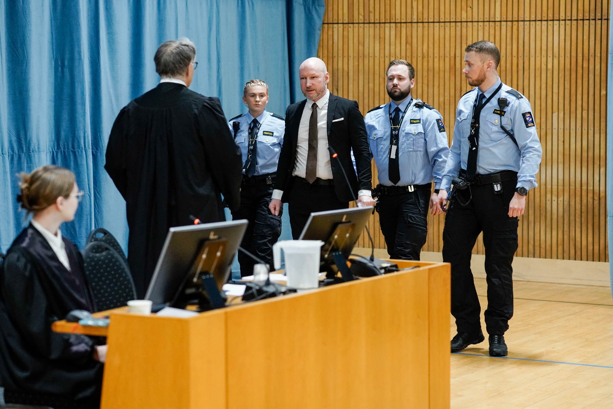 norvège: le néonazi anders breivik poursuit l'état pour protester contre son isolement carcéral