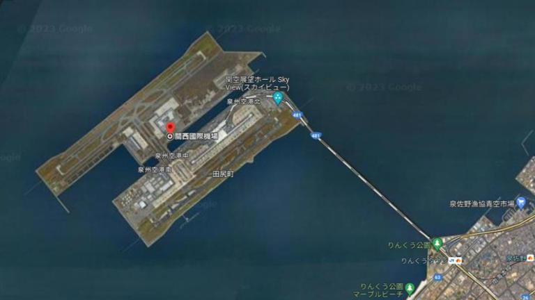 關西機場為世界第一座完全以填海造陸建成的機場。（圖／翻攝自Google Map）