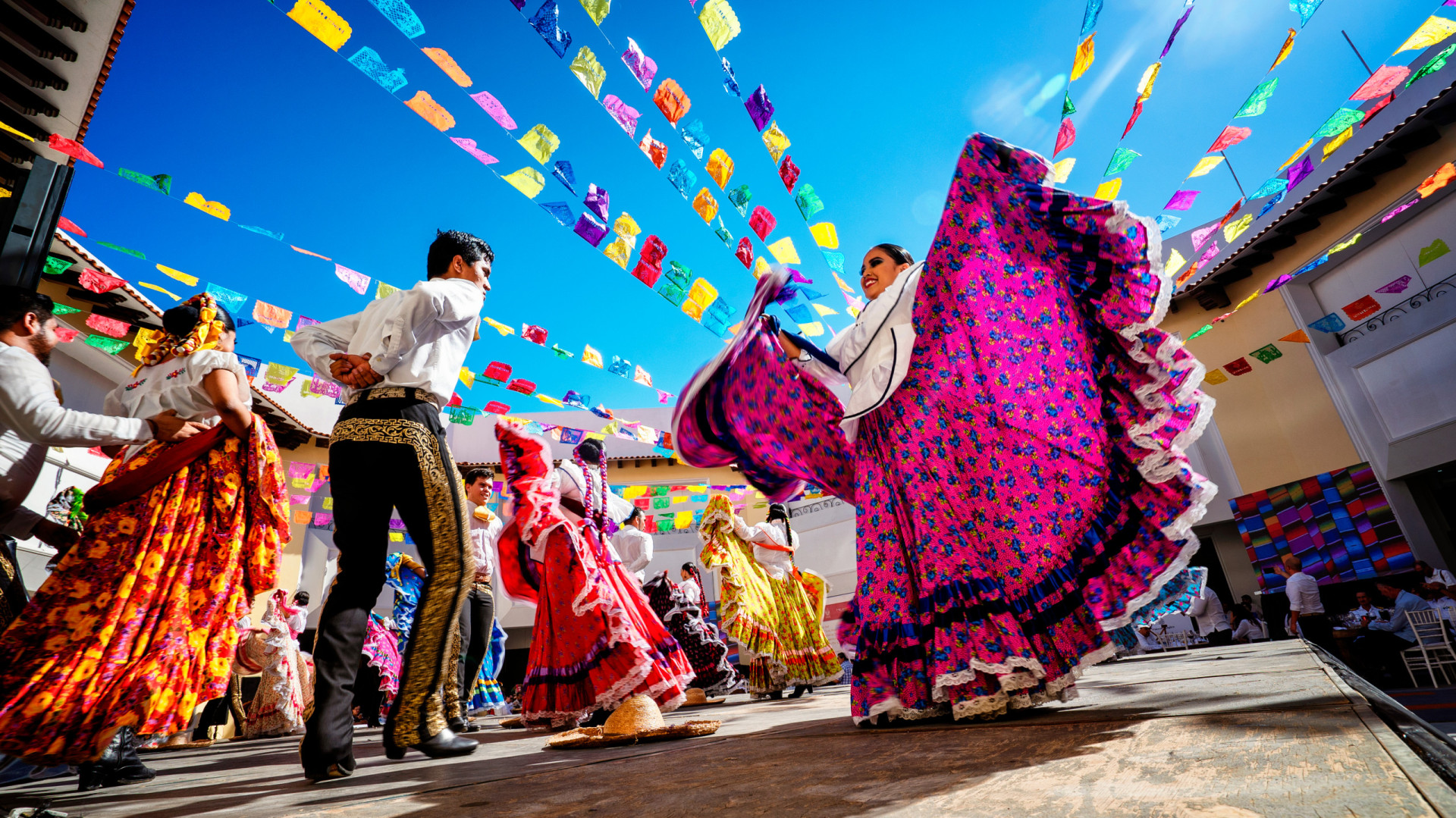 <p>On ne peut évoquer le Mexique sans penser à sa culture riche et colorée. Influencée par l'Espagne et les anciennes civilisations aztèque et maya, la cuisine mexicaine est aujourd'hui populaire dans le monde entier. Il suffit de penser aux tacos, aux enchiladas et aux burritos !</p><p><a href="https://www.msn.com/fr-fr/community/channel/vid-7xx8mnucu55yw63we9va2gwr7uihbxwc68fxqp25x6tg4ftibpra?cvid=94631541bc0f4f89bfd59158d696ad7e">Suivez-nous et accédez tous les jours à du contenu exclusif</a></p>
