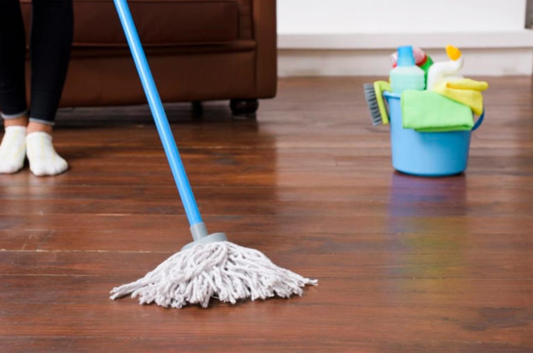 Este preparado casero sirve para limpiar el suelo más manchado de la casa