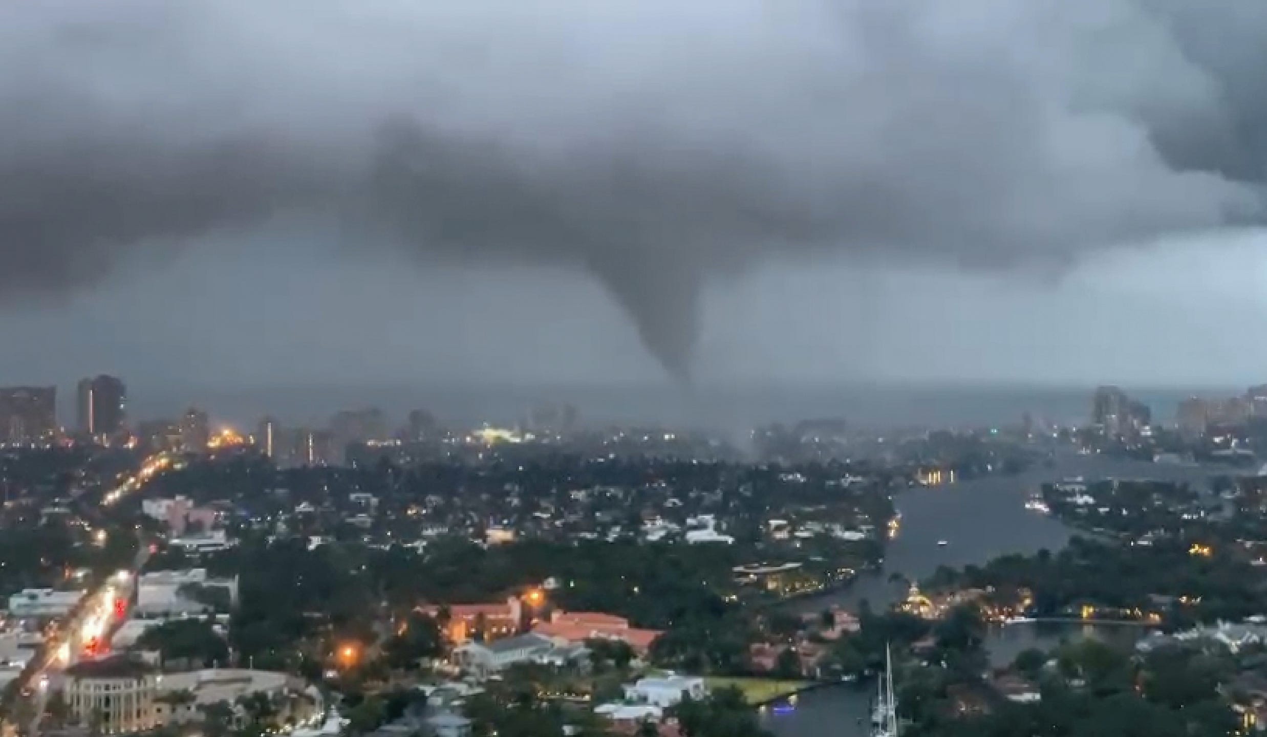 Tornadoes Possible In Florida With Potent Winter Storm And El Ni O   AA1mEPyu.img