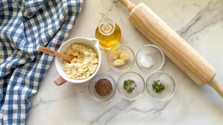 Gluten-free Garlic And Herb Crackers Recipe