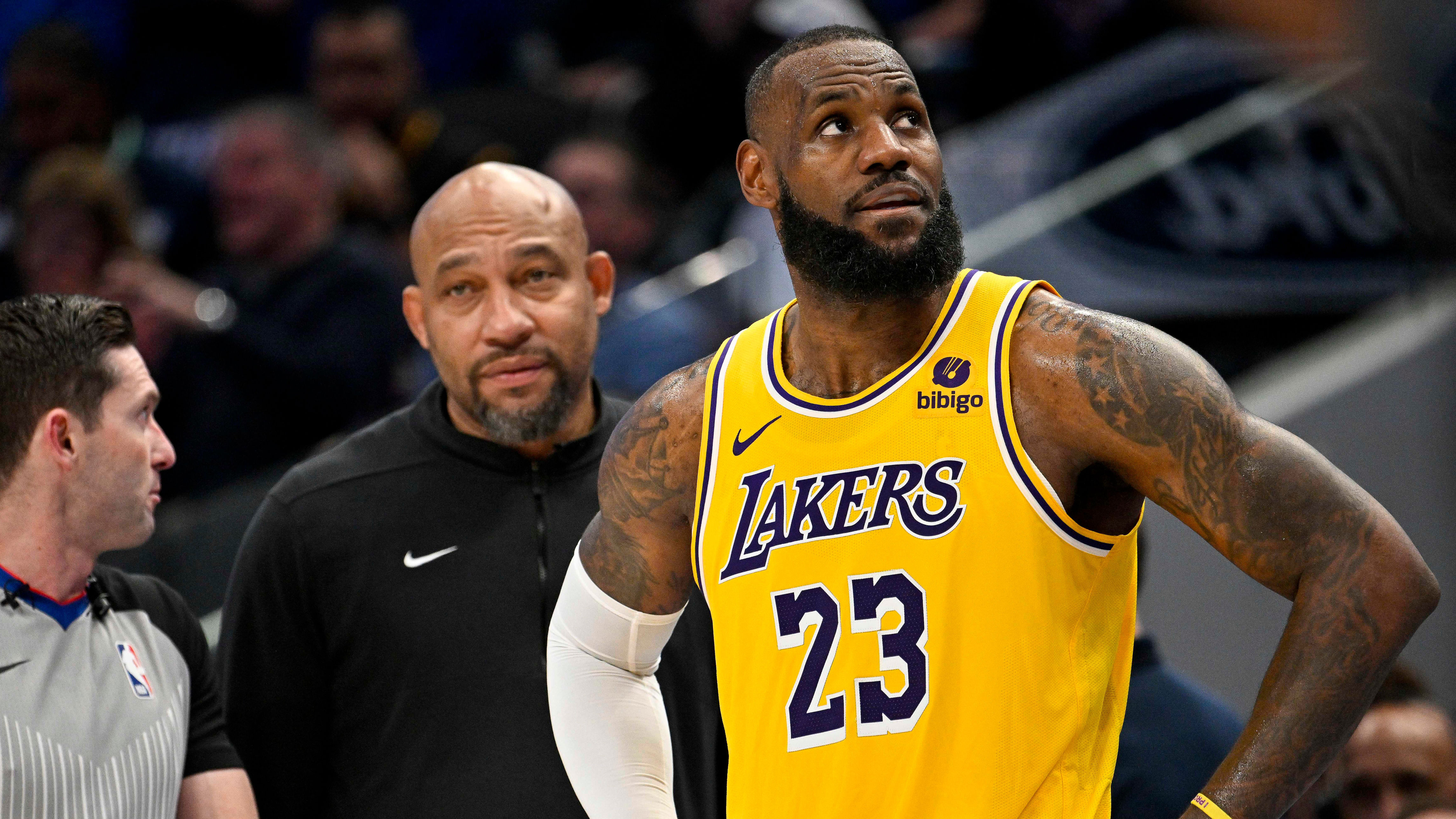 LeBron James Appears To Take Shot At Lakers' Darvin Ham By Going Out Of ...