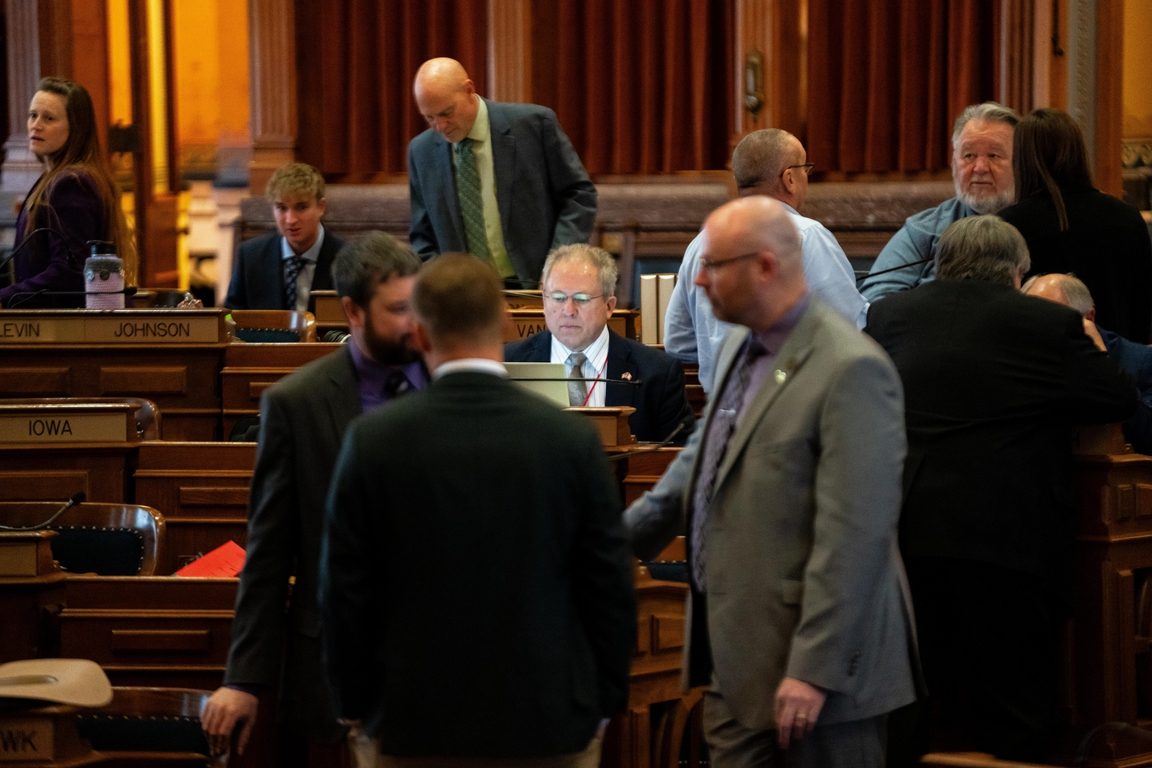 Iowa legislature sessions commence