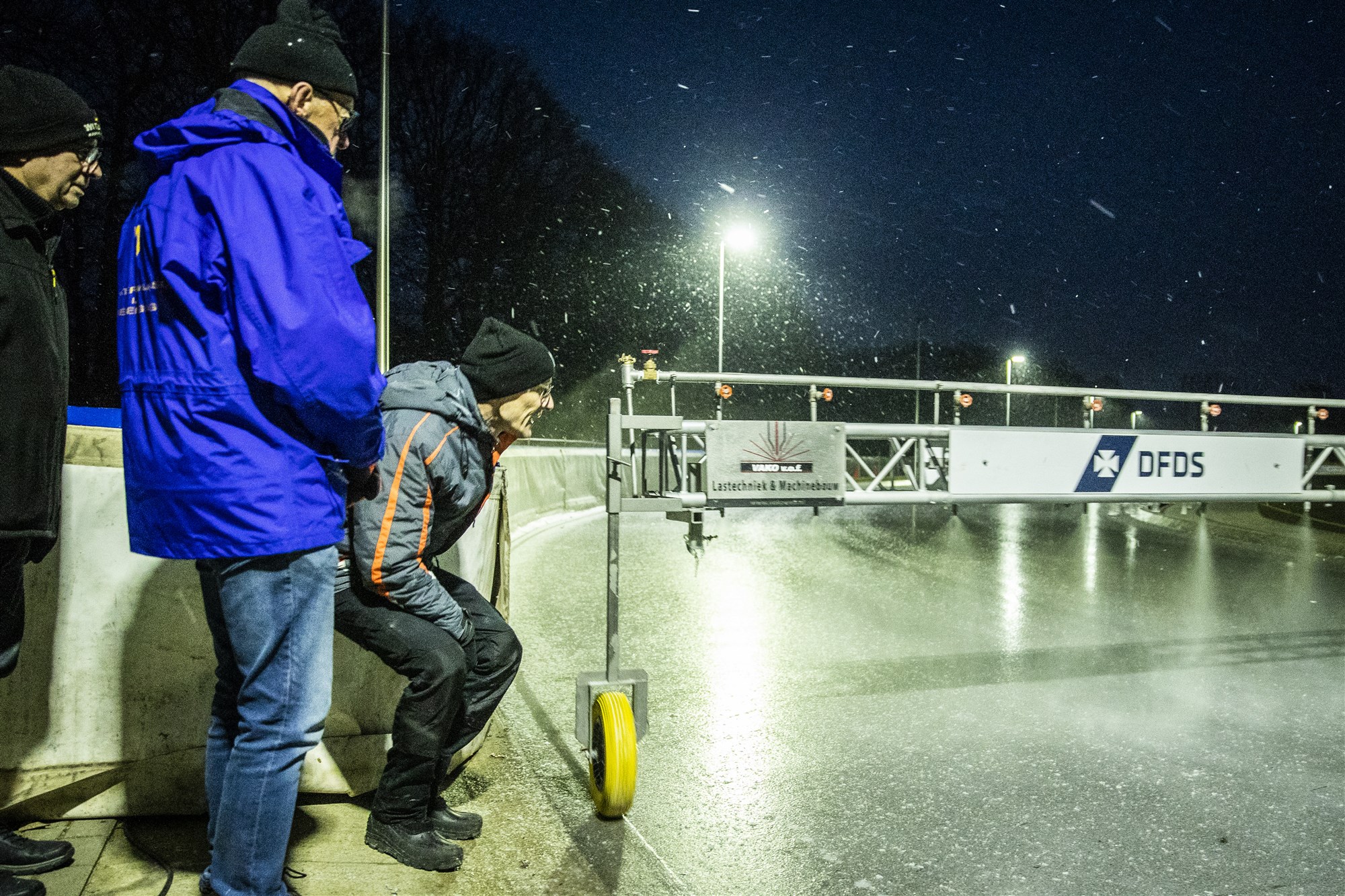 eerste schaatsmarathon op natuurijs deze winter vanavond in winterswijk